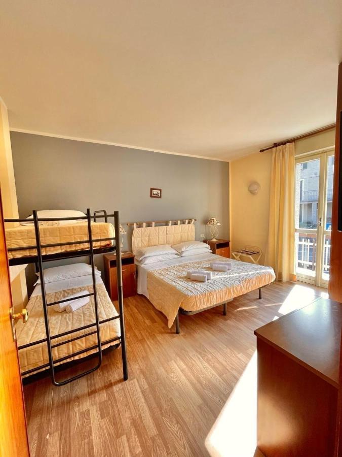 Hotel Ristorante La Sorgente Plesio Ngoại thất bức ảnh