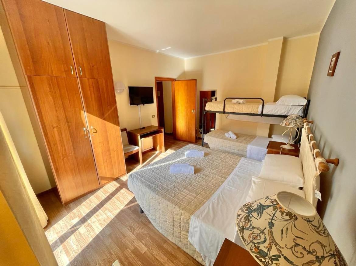 Hotel Ristorante La Sorgente Plesio Ngoại thất bức ảnh