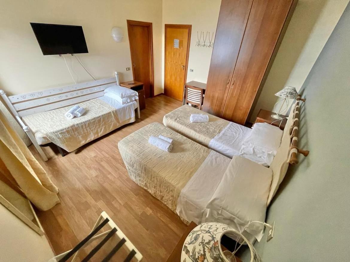 Hotel Ristorante La Sorgente Plesio Ngoại thất bức ảnh