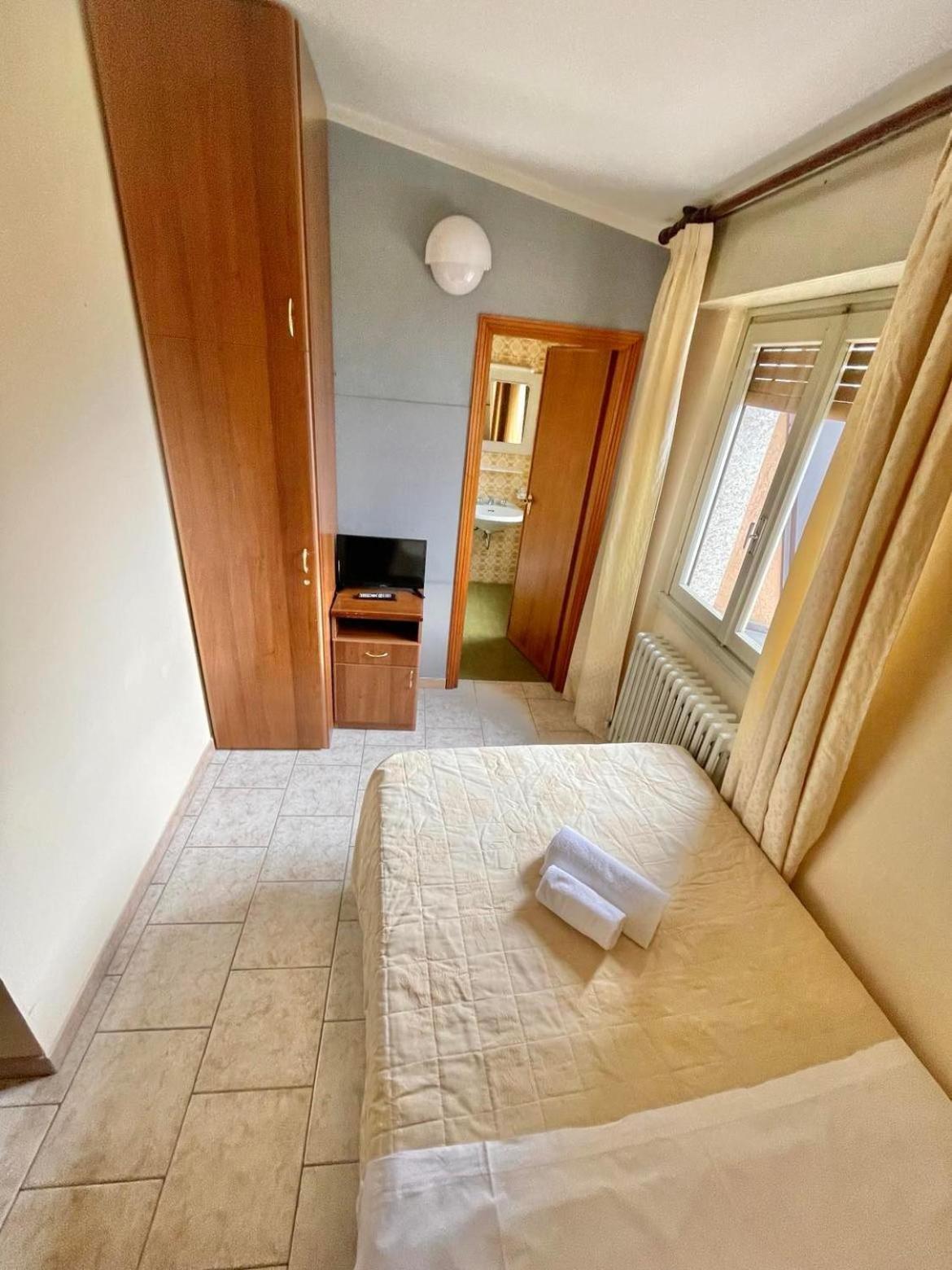 Hotel Ristorante La Sorgente Plesio Ngoại thất bức ảnh