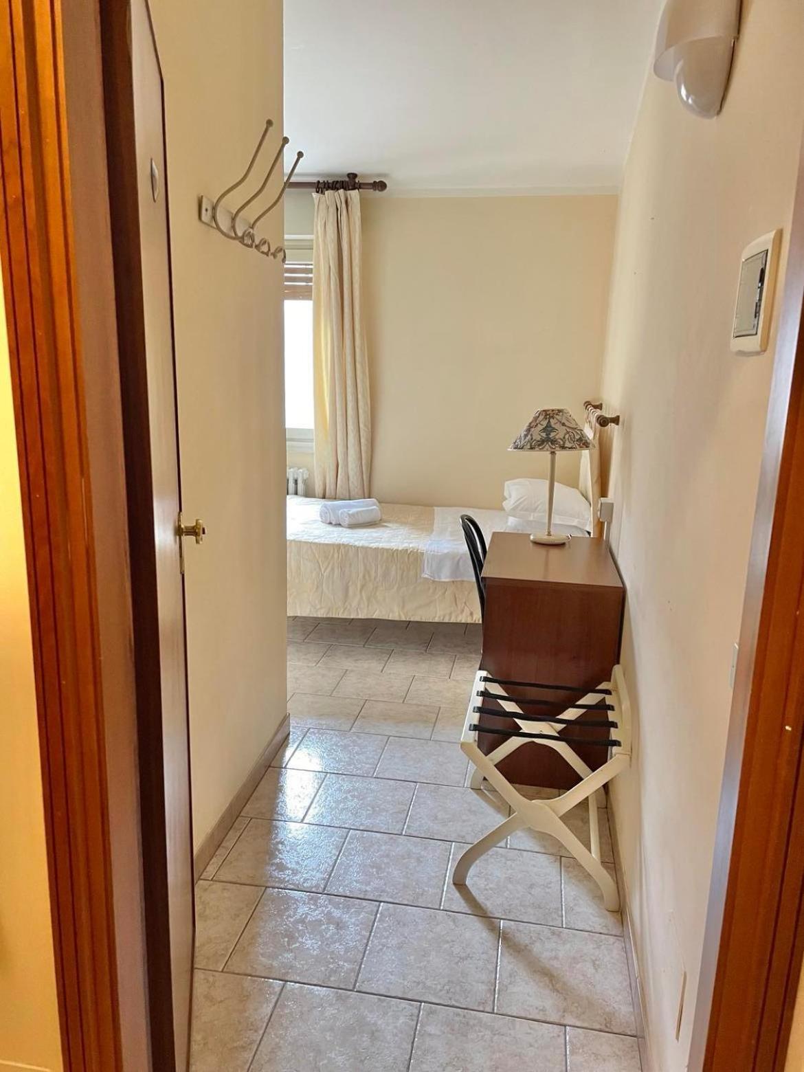 Hotel Ristorante La Sorgente Plesio Ngoại thất bức ảnh