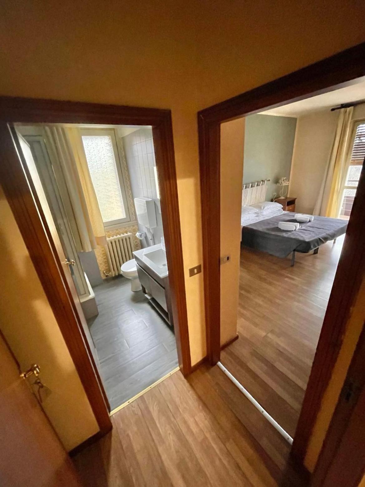 Hotel Ristorante La Sorgente Plesio Ngoại thất bức ảnh